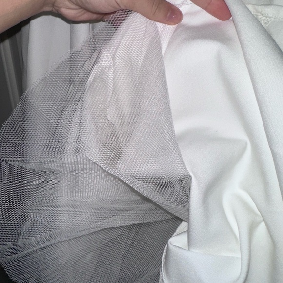 Elegant White Maxi Dress - Picture 5 of 7